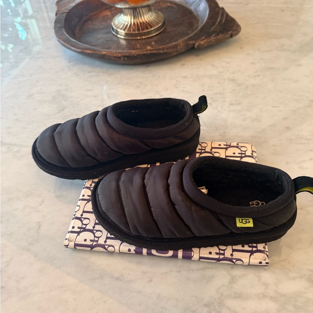 UGG Kids Black Quilted Slippers - Picture 6 of 6
